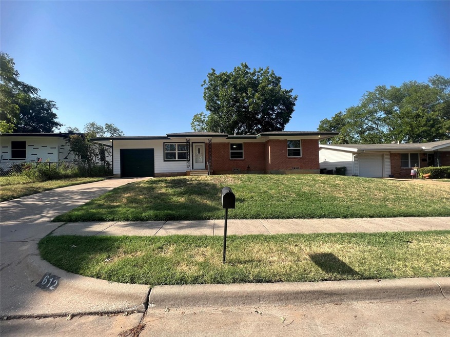 612 Willow St, Hurst, TX 76053 - photo 1