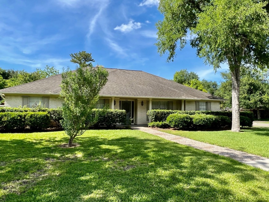 1700 Magnolia Ln, Richmond, TX 77469 - photo 1