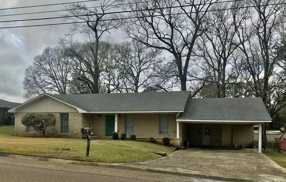 405 West Ave N, McComb, MS 39648 - photo 1
