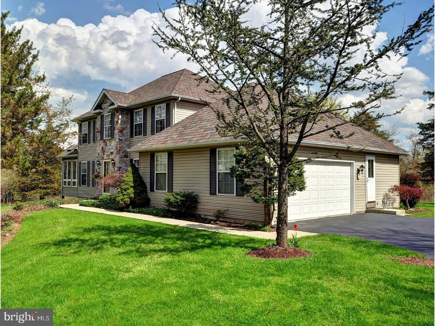 1054 E 2nd St, Red Hill, PA 18076 - photo 1