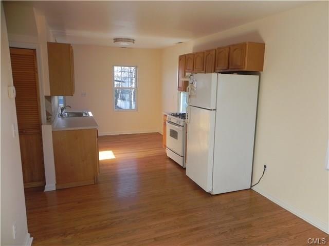 10 Hawkins Ave unit B, Norwalk, CT 06855 - photo 1