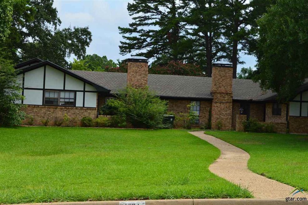 1526 Timber Creek Dr, Tyler, TX 75703 - photo 1