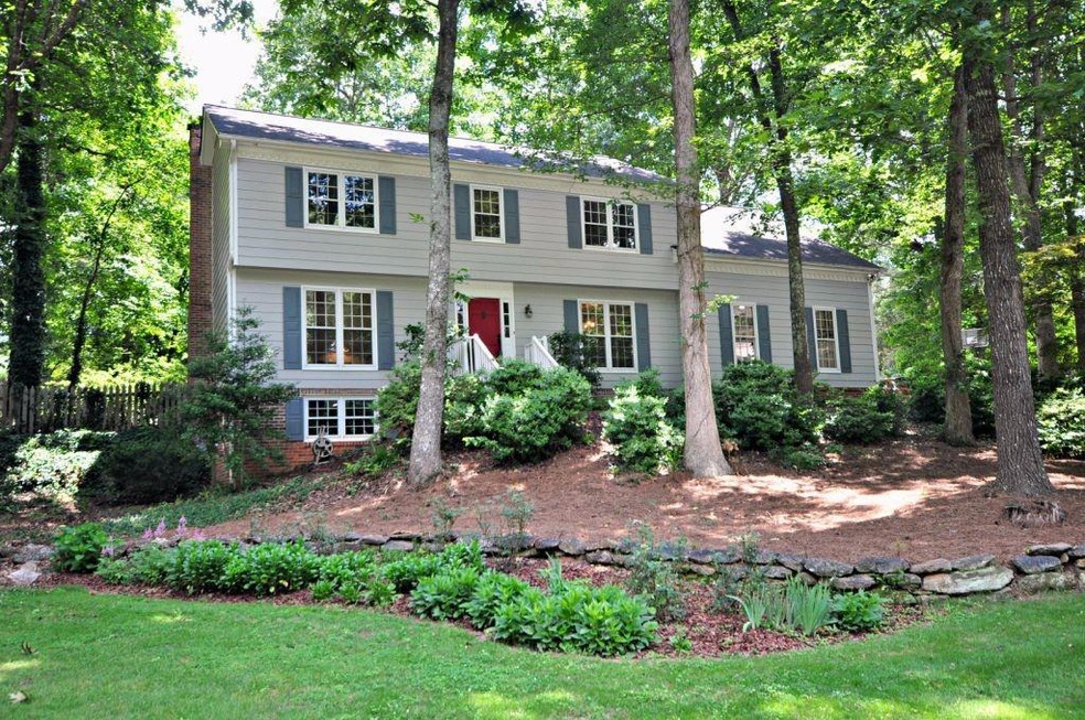 Stunning 5 bedroom, 2.5 bathroom home sits on love