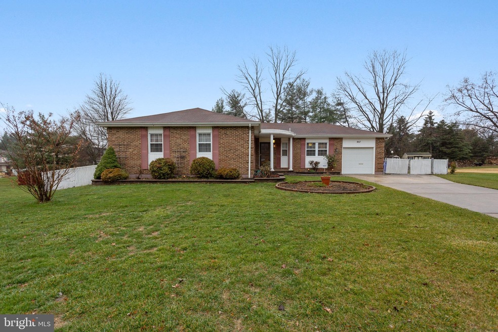 807 Bezel Rd, Wilmington, DE 19803 - photo 1