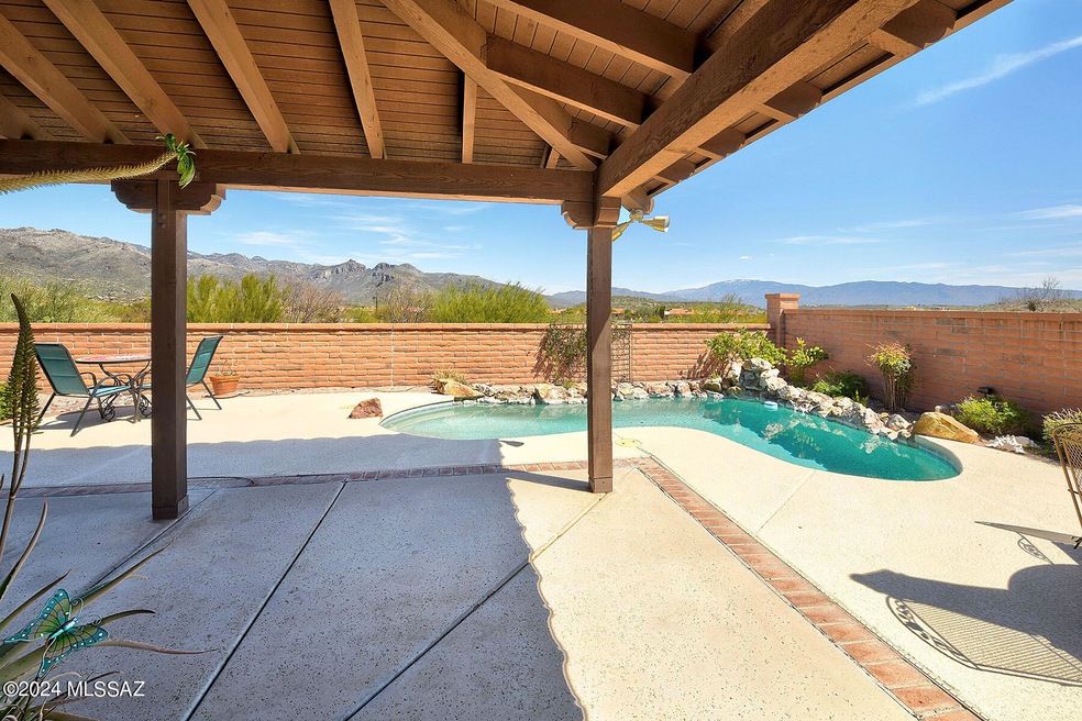 Covered Patio to Pool