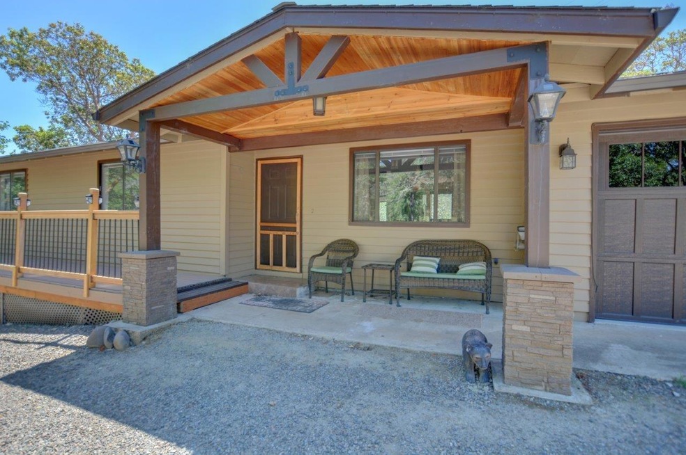 7000 Steelhead Place unit 2, Gold Hill, OR 97525 - photo 1