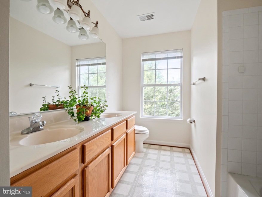 10012 Darnaway Ct, Bristow, VA 20136 - photo 1