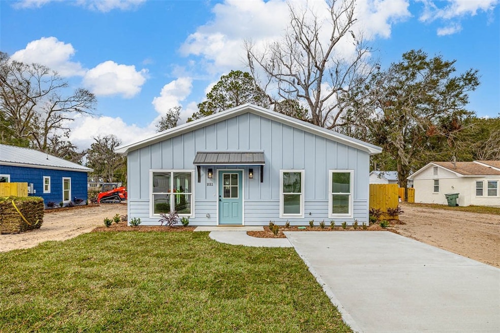 1011 Elbert St, Darien, GA 31305 - photo 1