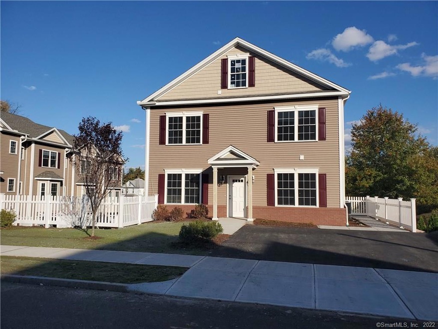 35 Ringgold St unit 402, West Hartford, CT 06119 - photo 1