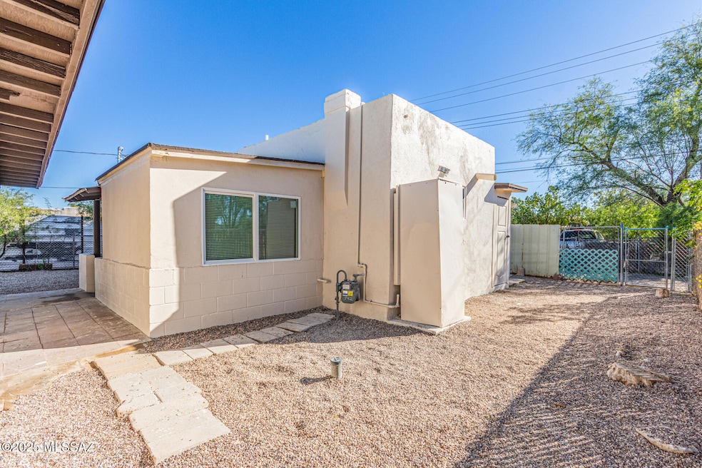 231 W 26th St, Tucson, AZ 85713 - photo 1