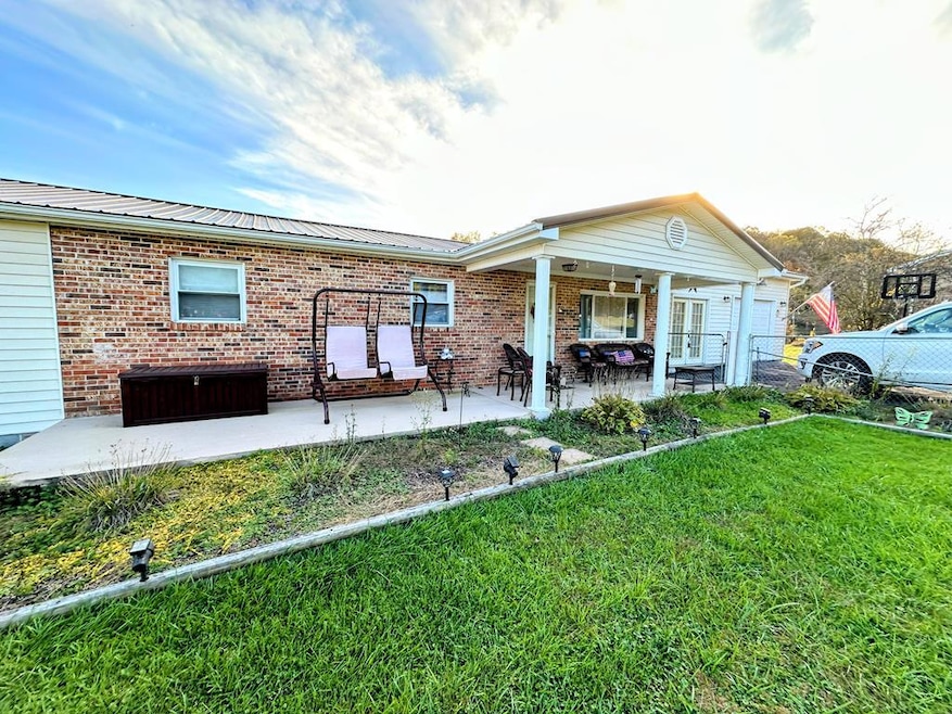 1114 Spring Grove Ave, Princeton, WV 24740 - photo 1