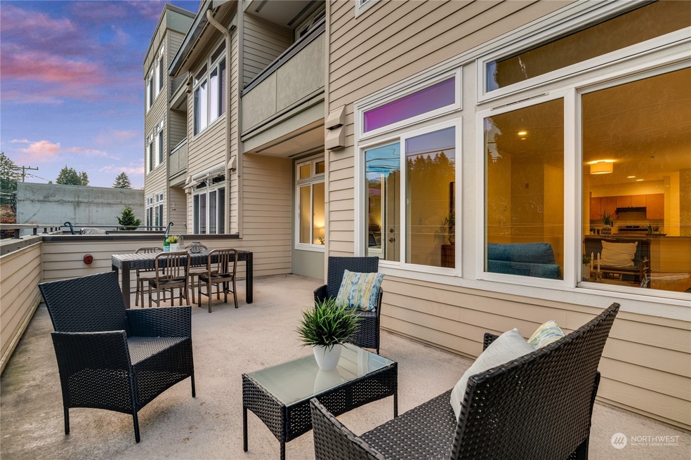 18 Dravus St unit 210, Seattle, WA 98109 - photo 1