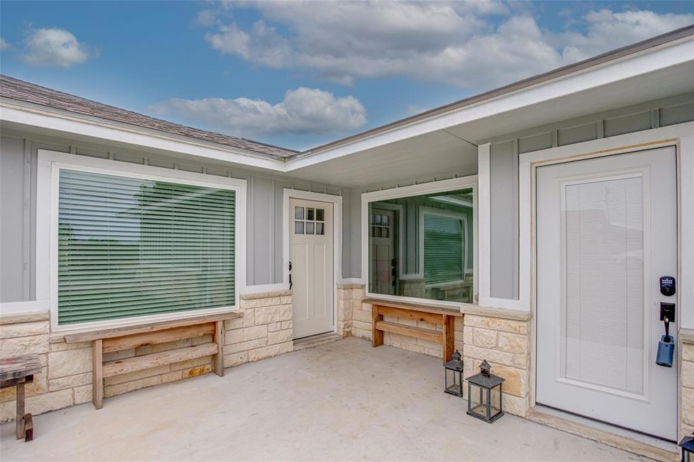 3209 Tumbleweed Ln, Granbury, TX 76049 - photo 1