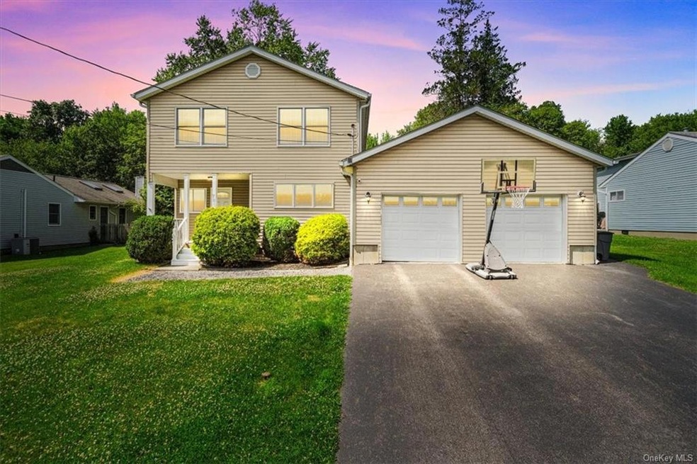 760 Locksley Rd, Yorktown Heights, NY 10598 - photo 1