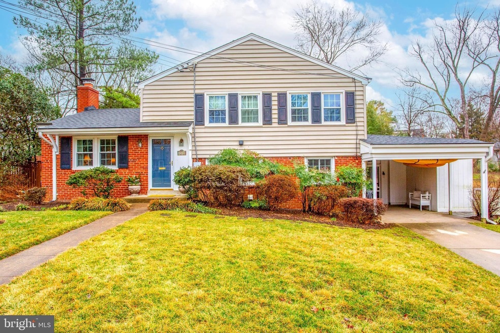 8518 Doyle Dr, Alexandria, VA 22308 - photo 1