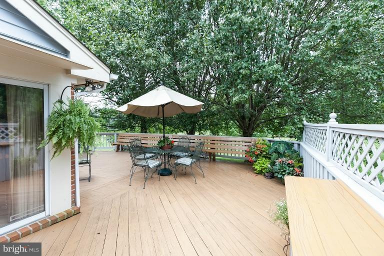 10 Quail Hollow Rd, Lutherville Timonium, MD 21093 - photo 1