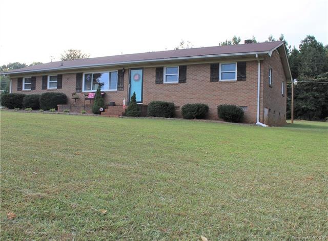 Beautiful brick Ranch!