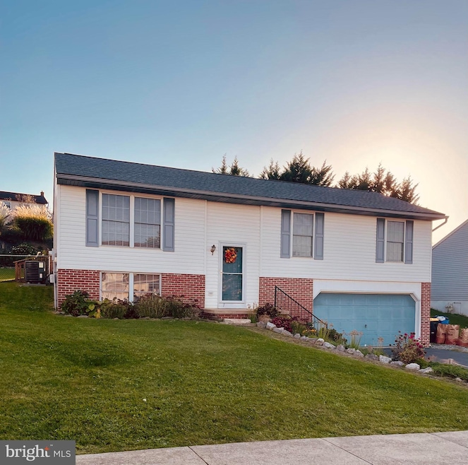 313 Winding Way, Womelsdorf, PA 19567 - photo 1