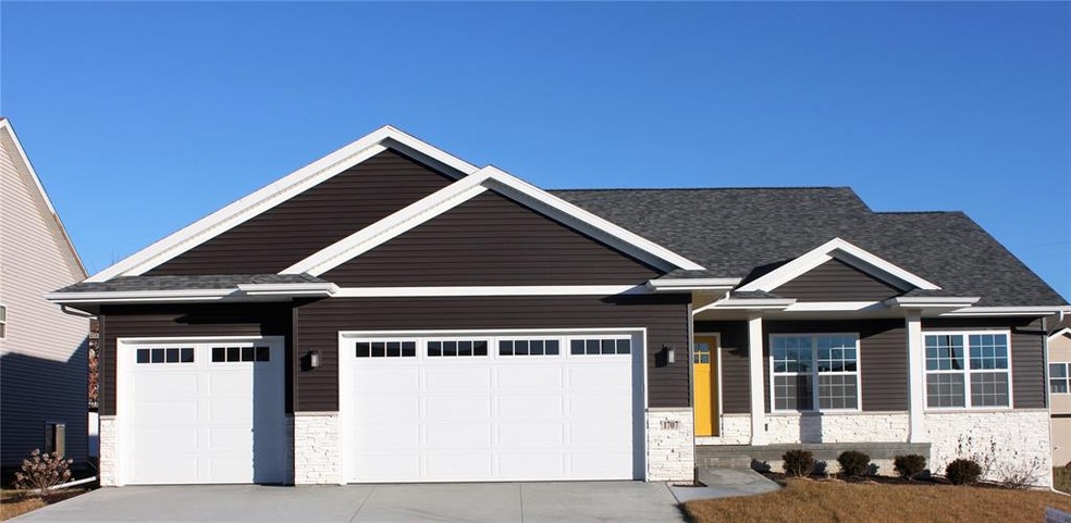 1707 Bobcat Dr NW, Cedar Rapids, IA 52405 - photo 1