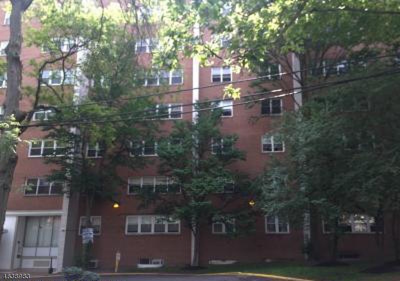 River Plaza unit 8M, Paterson, NJ 07514 - photo 1