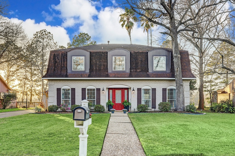 308 Saint Cloud Dr, Friendswood, TX 77546 - photo 1