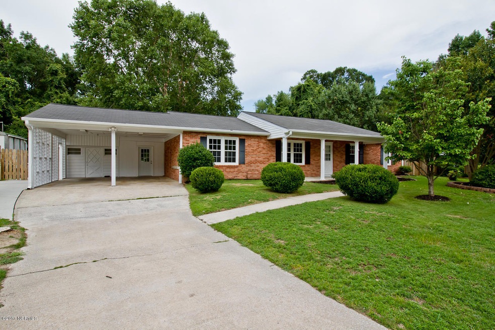 3004 Country Club Rd, Jacksonville, NC 28546 - photo 1