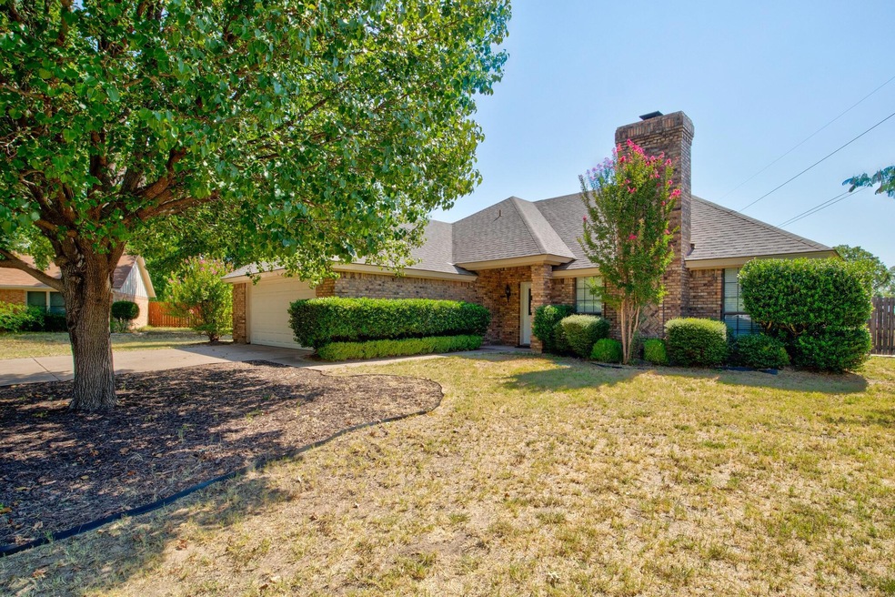 108 Guinevere Ct, Weatherford, TX 76086 - photo 1