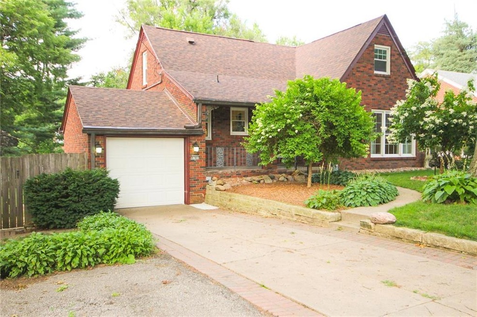 6701 Forest Ct, Windsor Heights, IA 50324 - photo 1