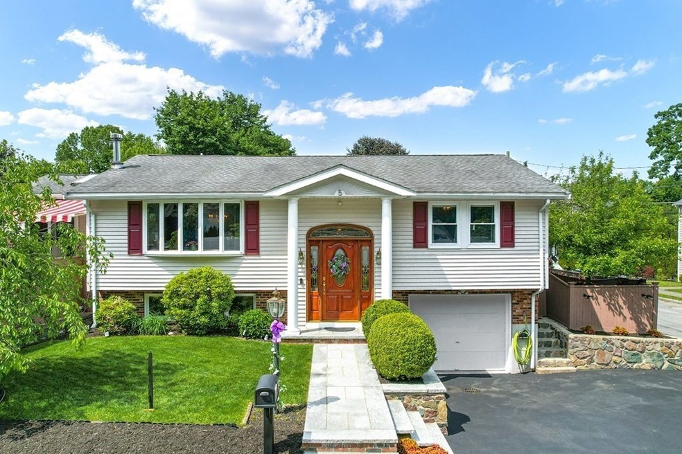 Sold $865,000 • Co-Listing Agent