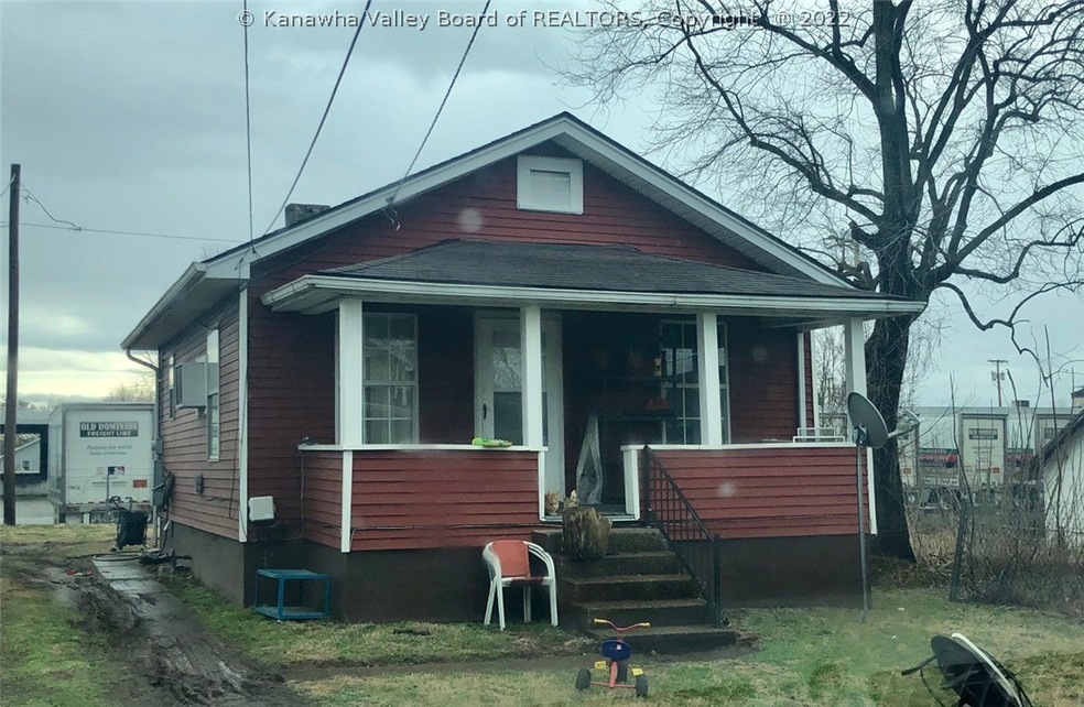 426 1/2 Ferguson Ln, Dunbar, WV 25064 - photo 1