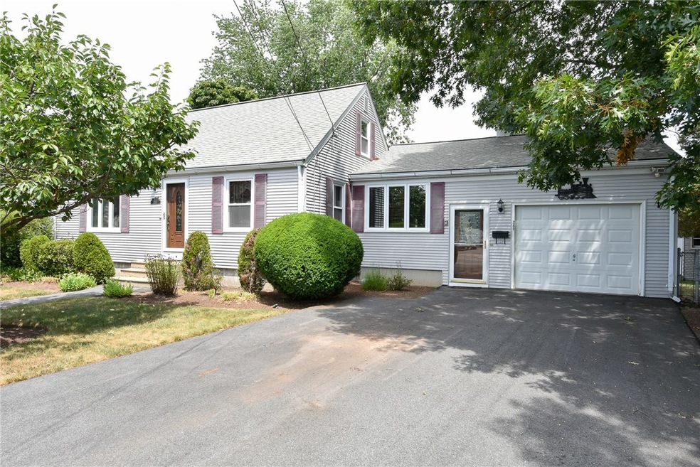 263 Strawberry Field Rd, Warwick, RI 02886 - photo 1
