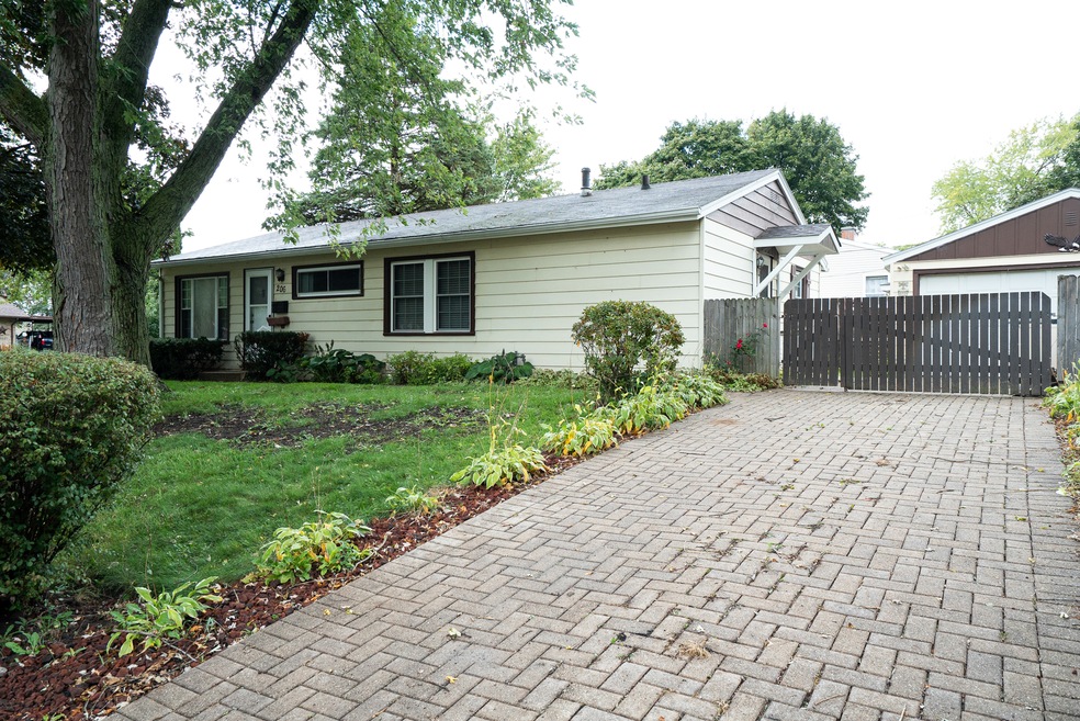 206 Amarillo Dr, Carpentersville, IL 60110 - photo 1