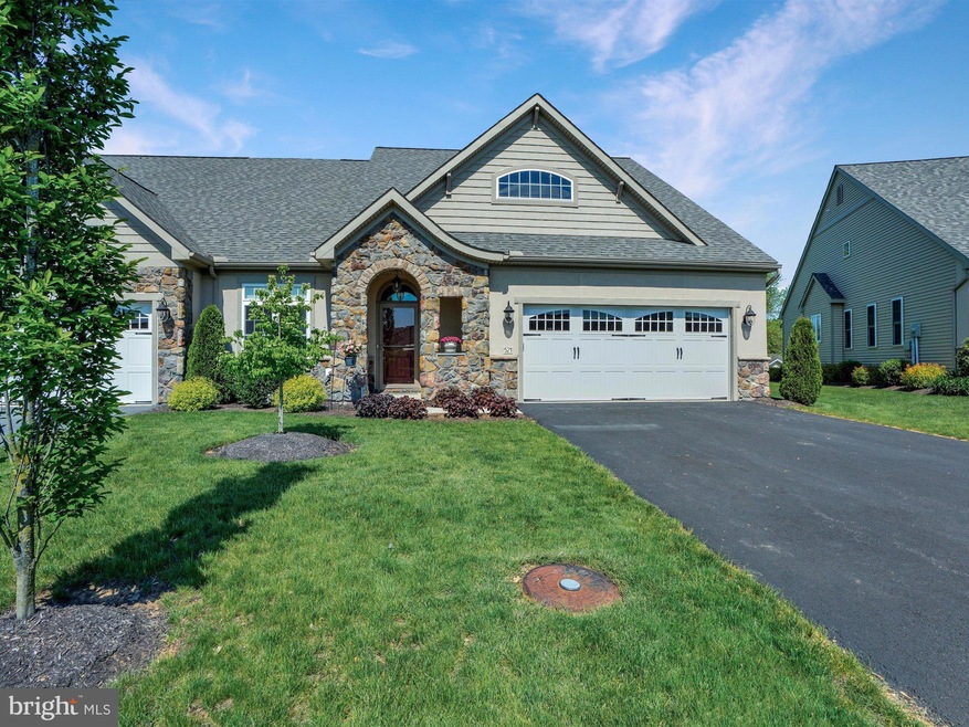 521 Springbrook Dr, Palmyra, PA 17078 - photo 1
