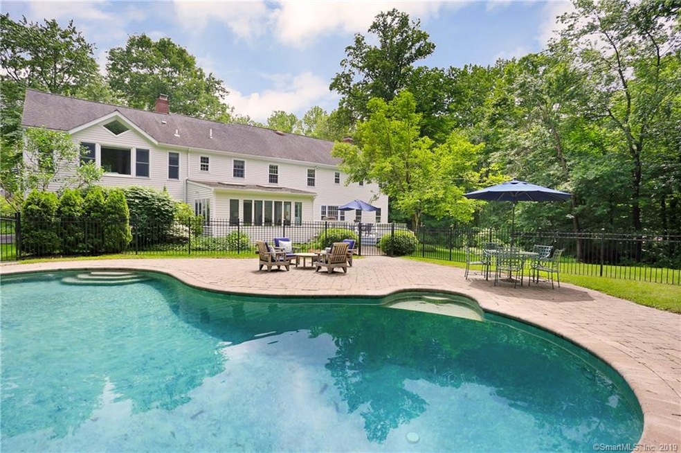 312 Shrub Oak Ln, Fairfield, CT 06824 - photo 1