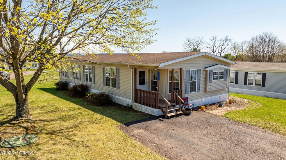 390A Country Lane West