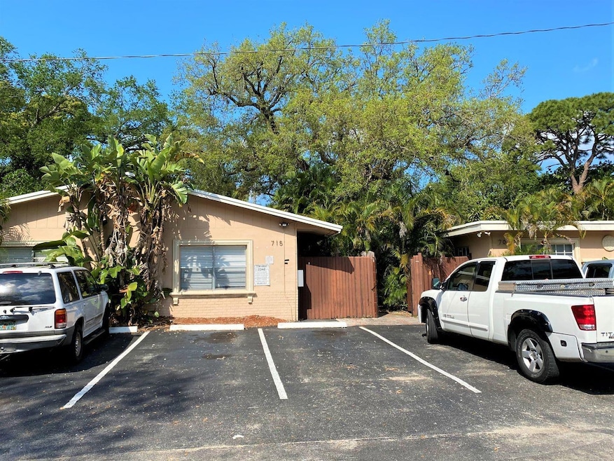 715 SW 14th Ave unit 2, Fort Lauderdale, FL 33312 - photo 1