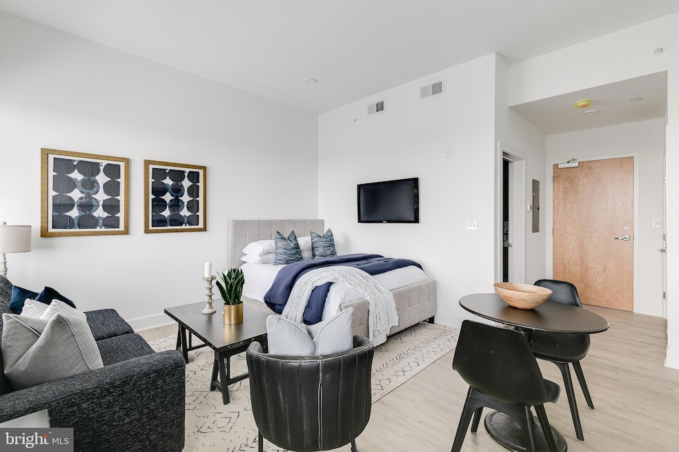 2201 Washington Ave unit 413, Philadelphia, PA 19146 - photo 1