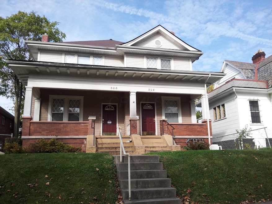 306-3085 E 16th Ave
