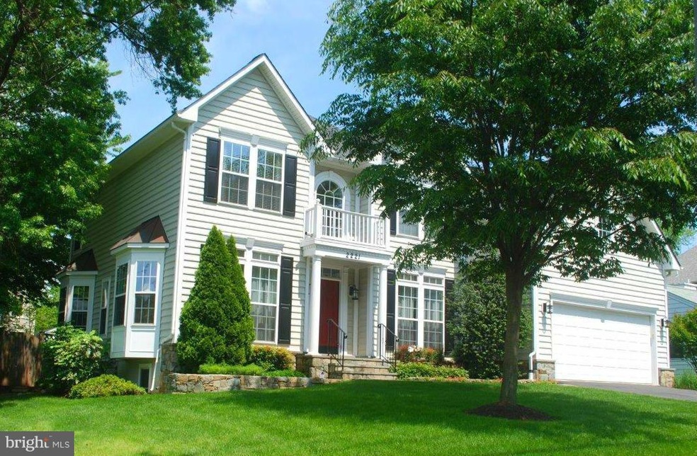 2221 Westmoreland St, Falls Church, VA 22043 - photo 1