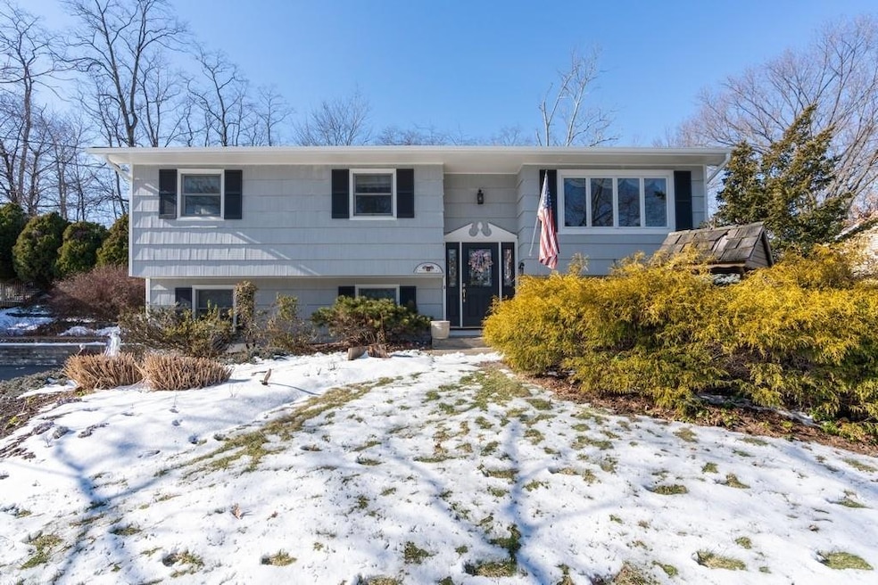 18 Oakwood Ln, Thiells, NY 10984 - photo 1