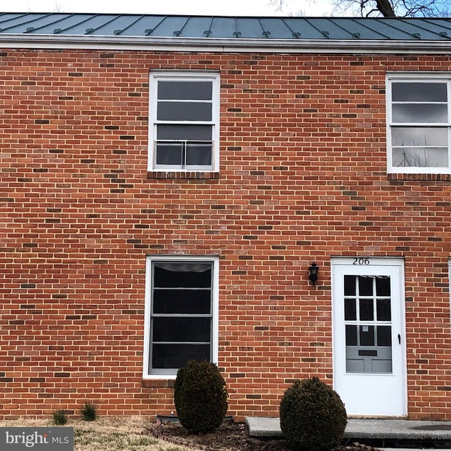 204 E Whitlock Ave, Winchester, VA 22601 - photo 1