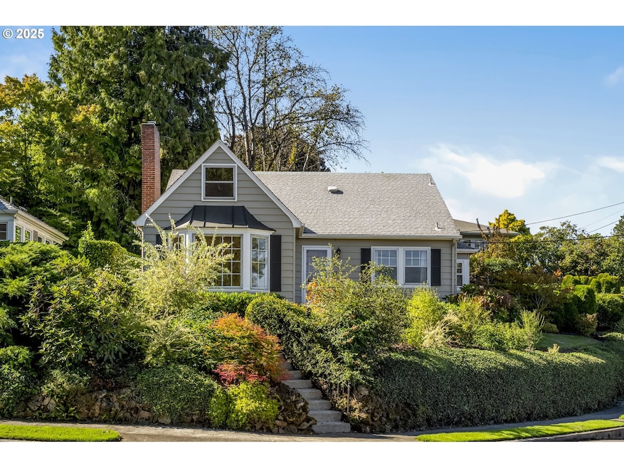 606 SW Evans St, Portland, OR 97219 - photo 1