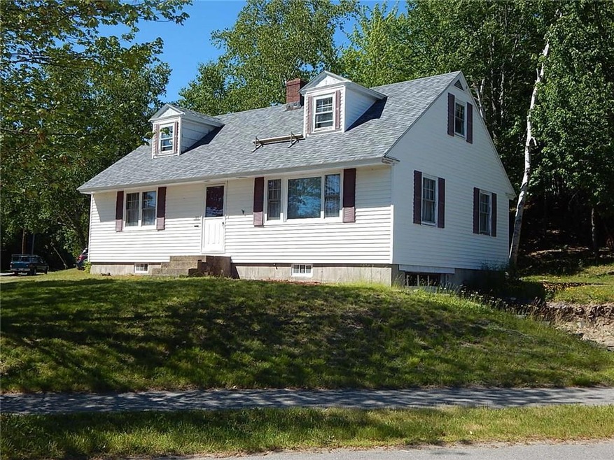 23 Grove St, Millinocket, ME 04462 - photo 1