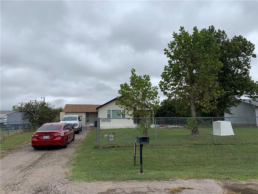 Great home on 2acres, close to lake.