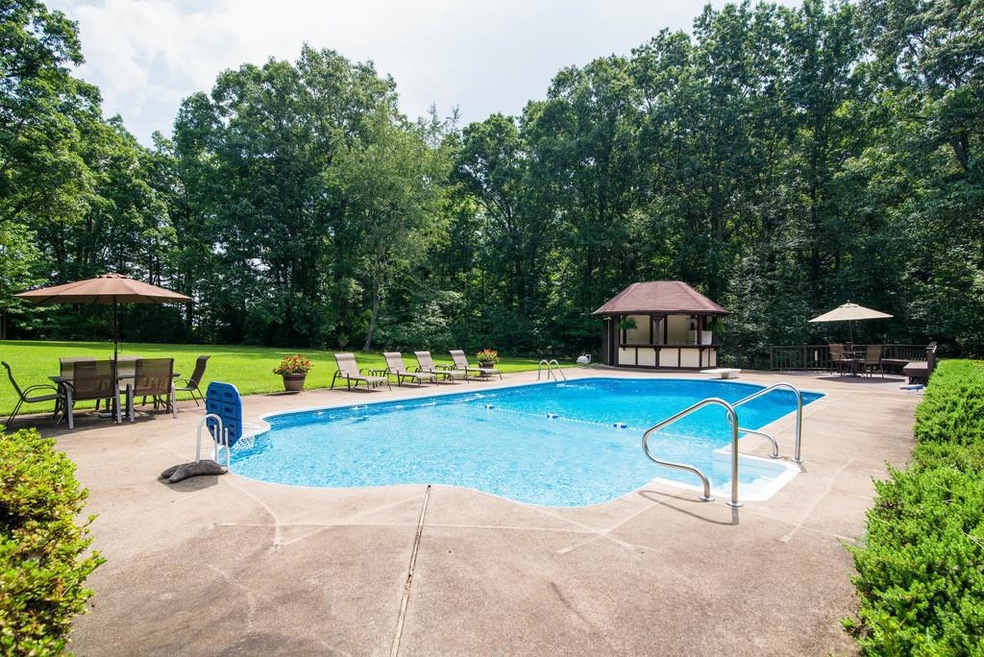 107 Dogwood Ct, Dickson, TN 37055 - photo 1