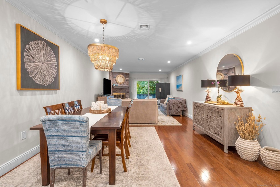 187 Fairfield Woods Rd unit 187, Fairfield, CT 06825 - photo 1