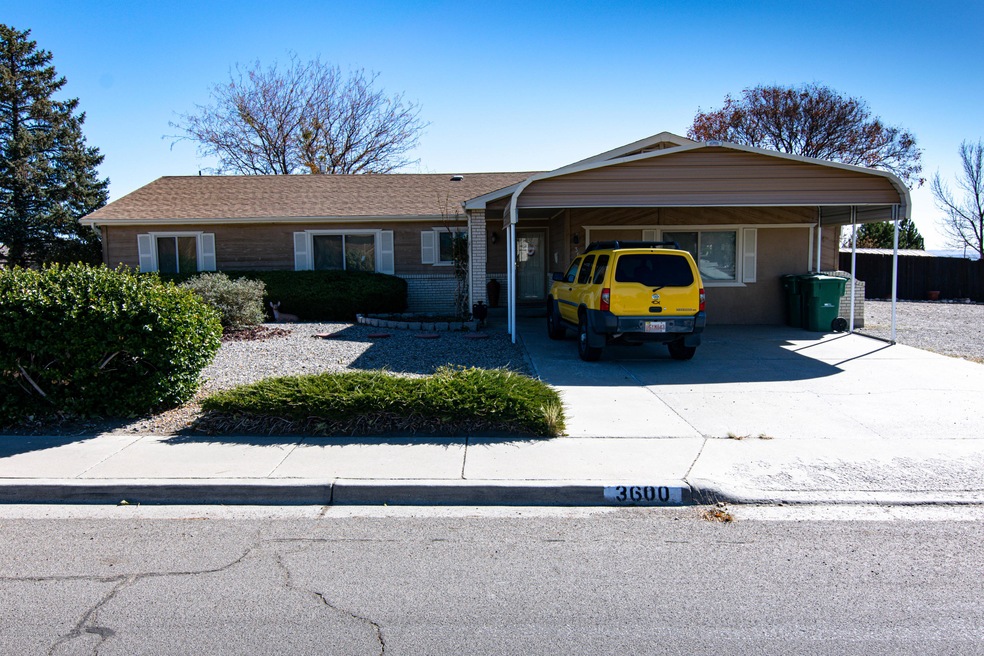 3600 N Carlton Ave