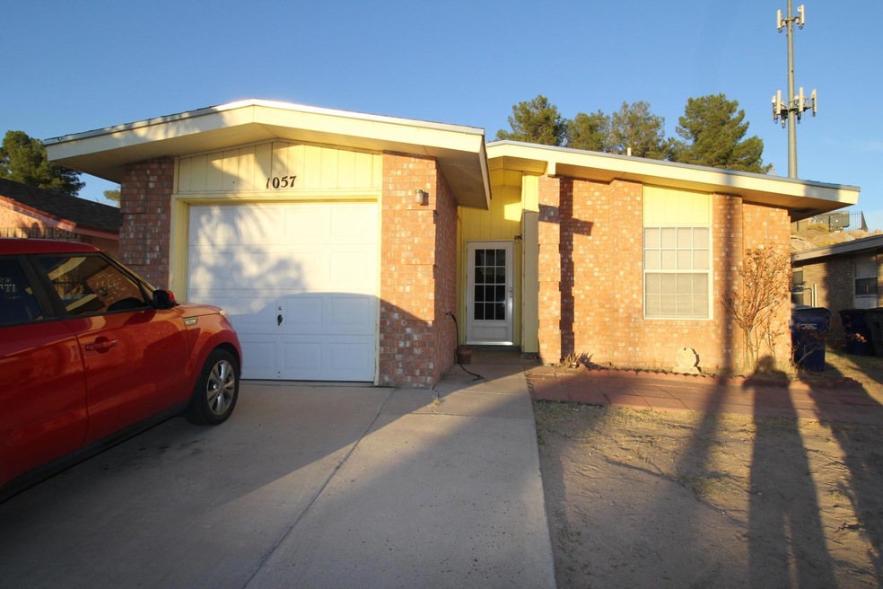 1057 Green Lilac Cir, El Paso, TX 79915 - photo 1
