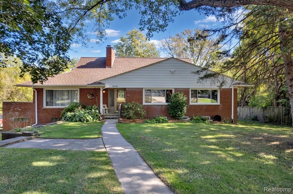 42790 Utica Rd, Sterling Heights, MI 48314 - photo 1