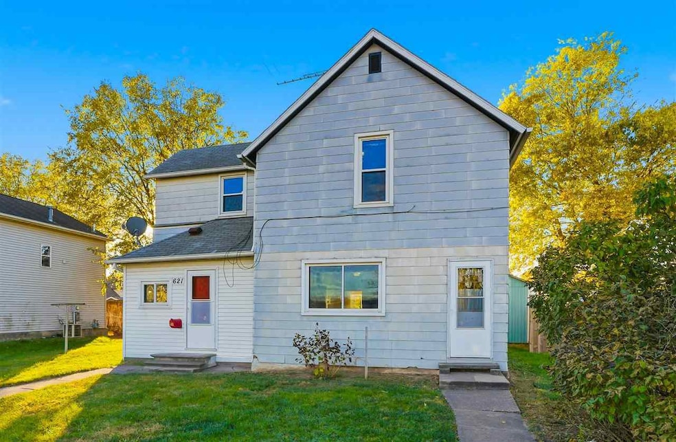 621 N 7th Ave, Washington, IA 52353 - photo 1